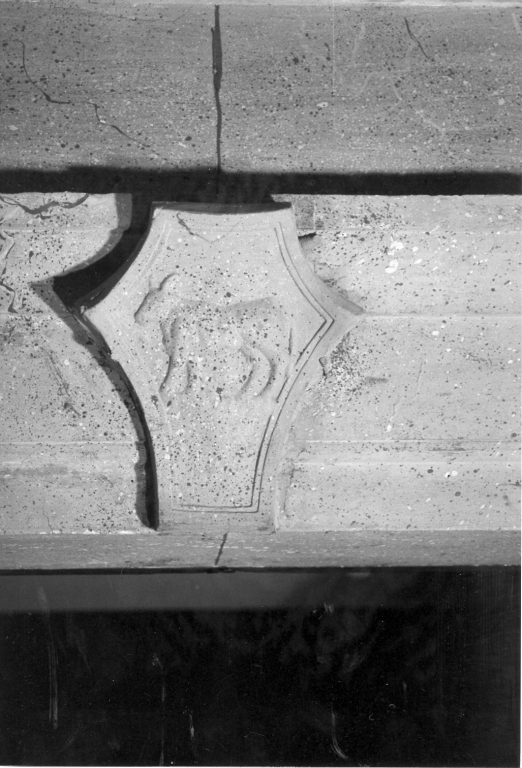 stemma comunale (rilievo) - ambito laziale (ultimo quarto sec. XIX)