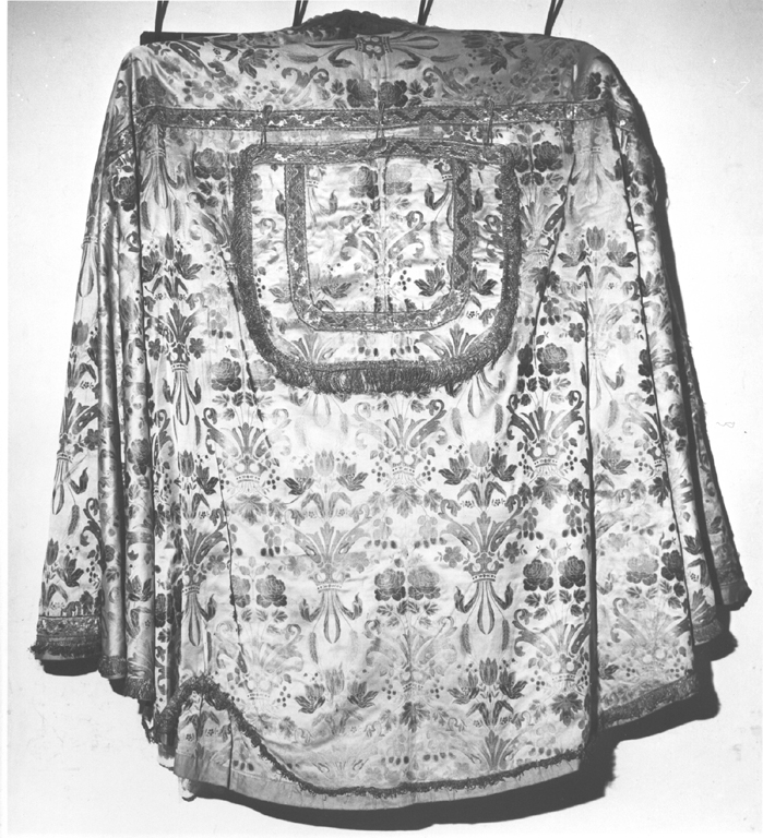 piviale - manifattura laziale (sec. XVIII)