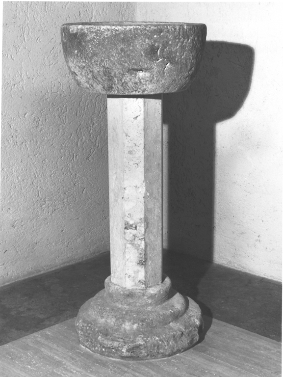 acquasantiera - ambito laziale (sec. XVI)