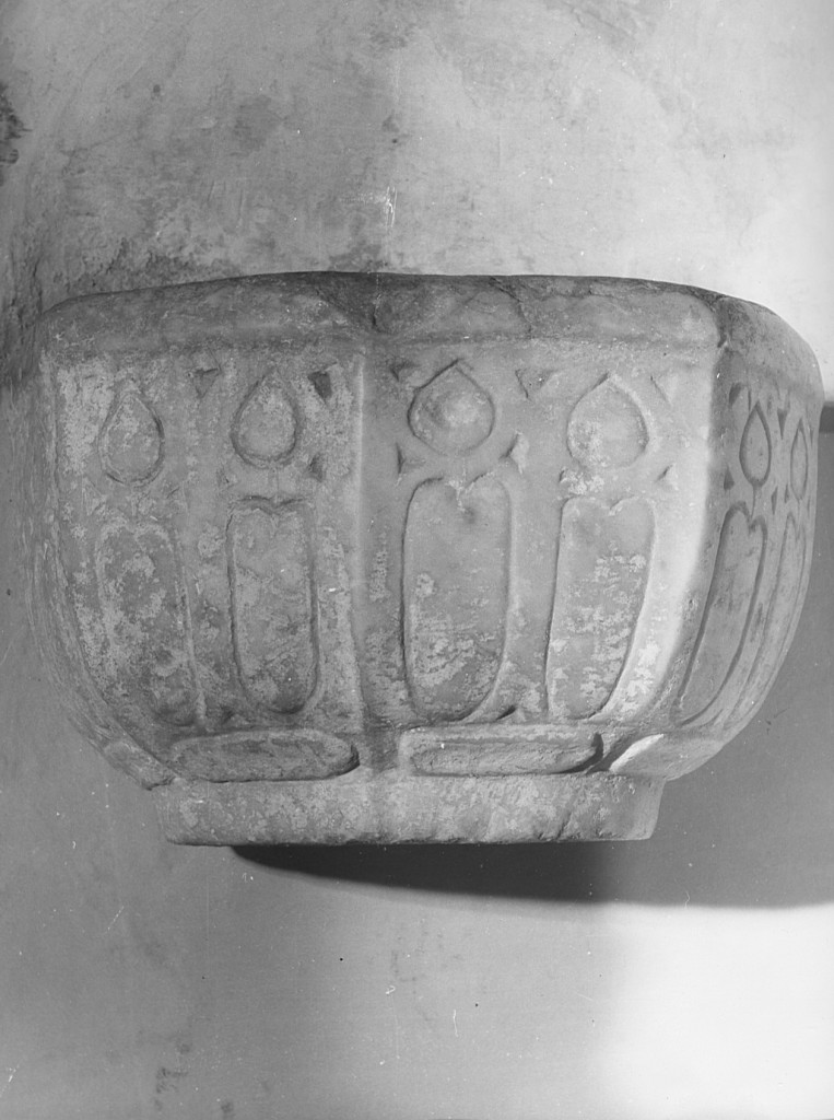 acquasantiera - ambito laziale (seconda metà sec. XV)