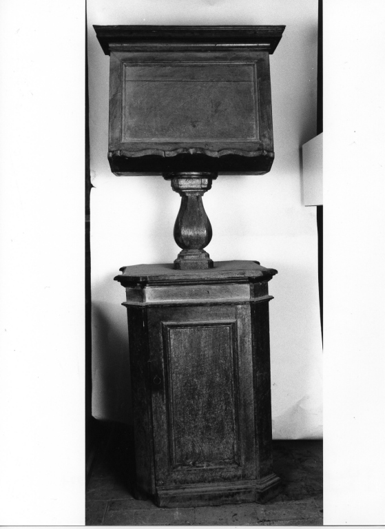 leggio a fusto - manifattura romana (secondo quarto sec. XVIII)