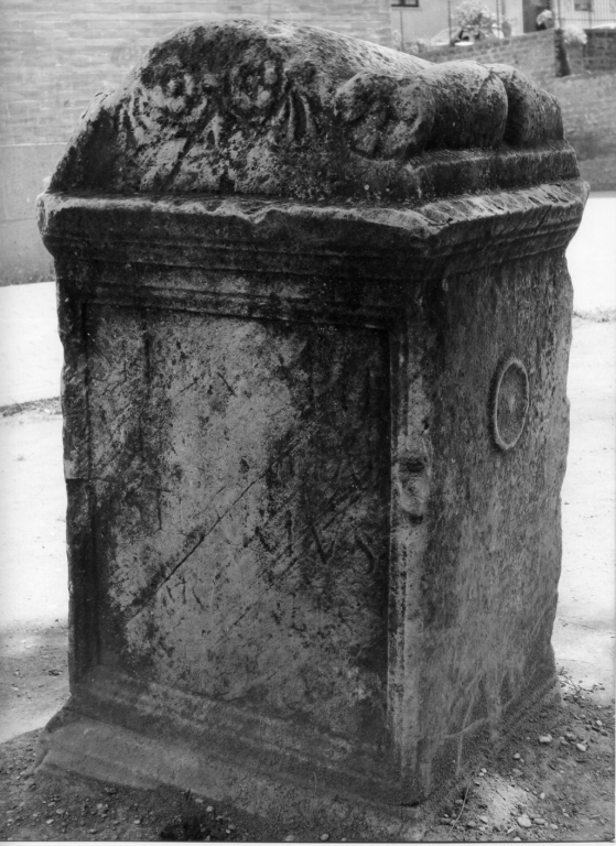 cippo - ambito laziale (sec. II)