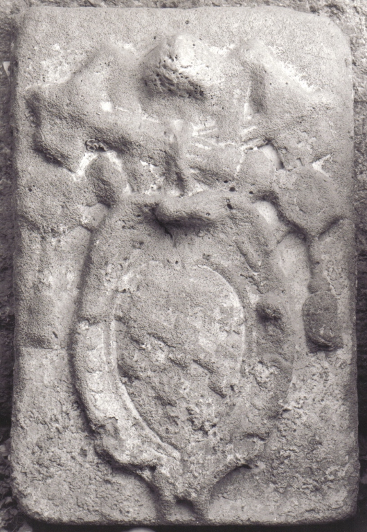 stemma di papa Clemente VIII Aldobrandini (rilievo) - ambito laziale (fine/inizio secc. XVI/ XVII)