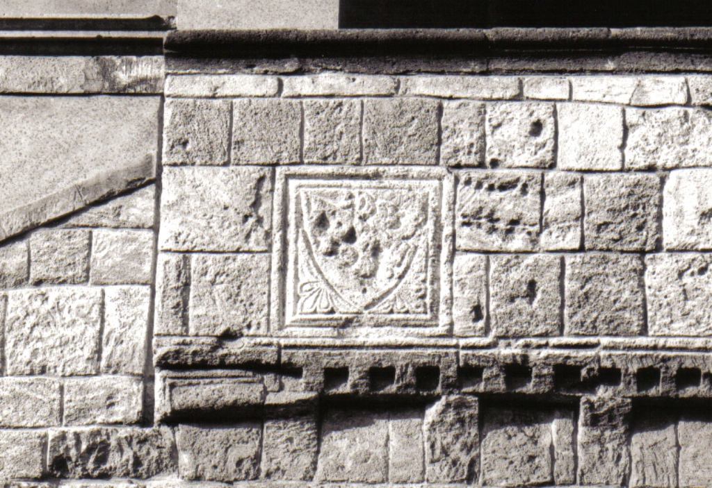 stemma gentilizio (rilievo) - ambito laziale (sec. XIII)