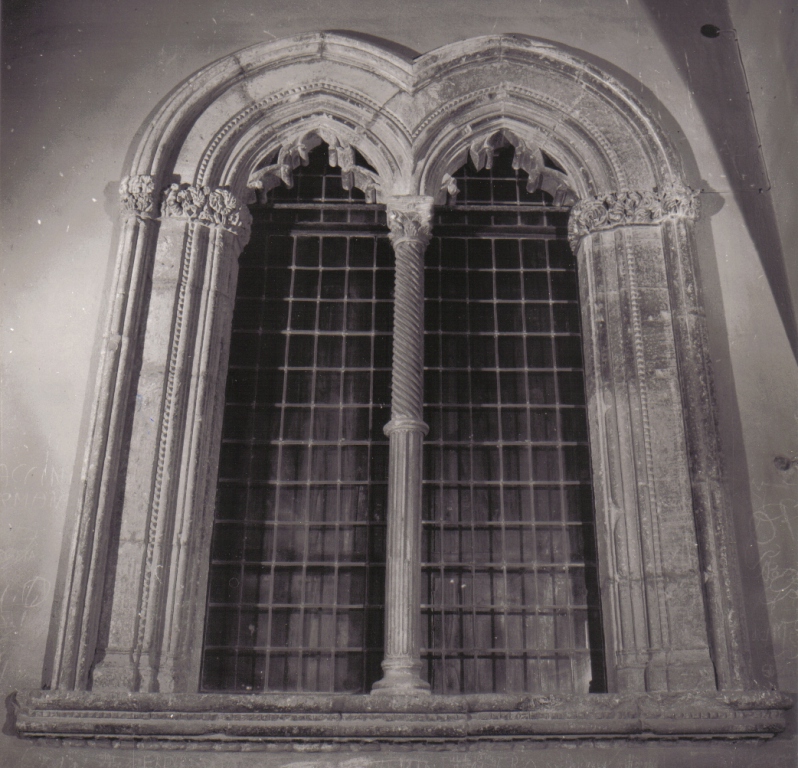 bifora - ambito toscano (sec. XV)