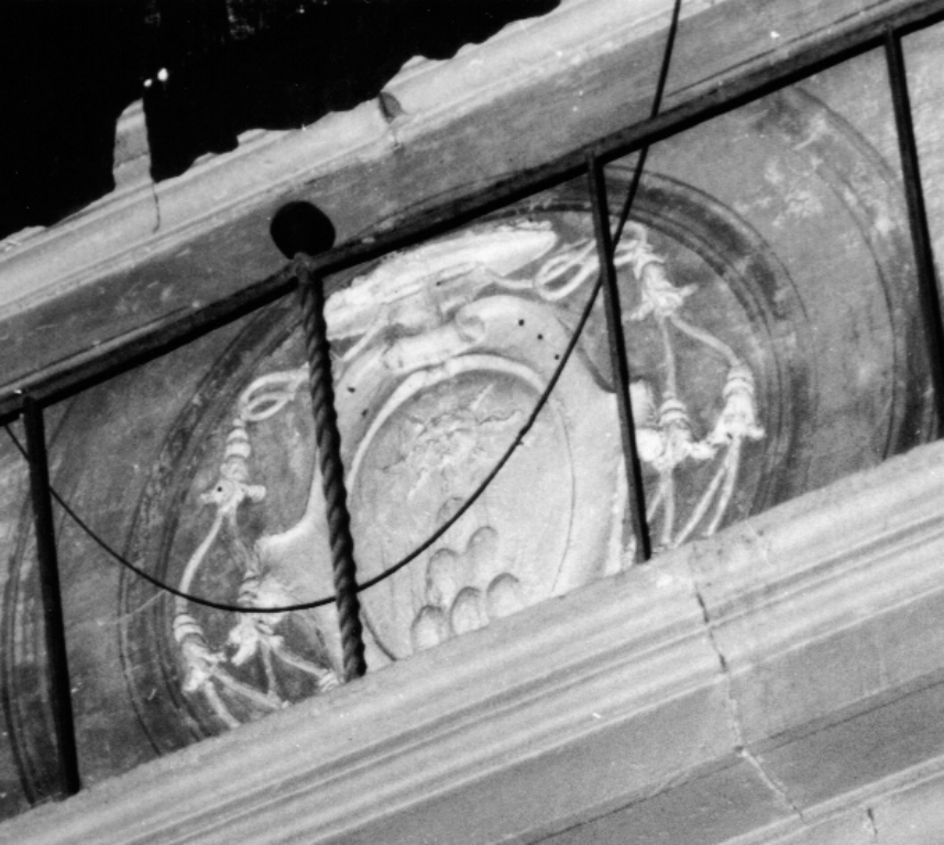 stemma cardinalizio Clari (rilievo) - ambito laziale (fine sec. XIX)