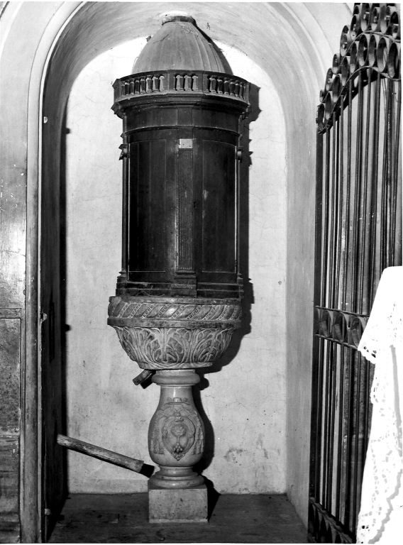 fonte battesimale - a fusto, insieme - ambito romano (sec. XVIII)