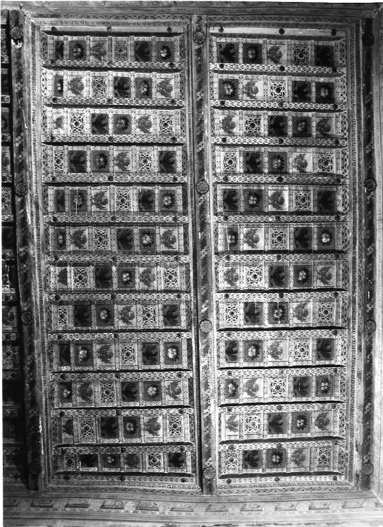 emblema della famiglia Borghese alternato a rosoni (soffitto dipinto) di Corradini Giovan Battista (sec. XVII)