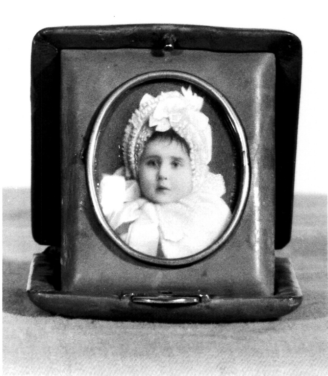 ritratto di neonata (dipinto) di Rasdocimi A (prima metà sec. XX)