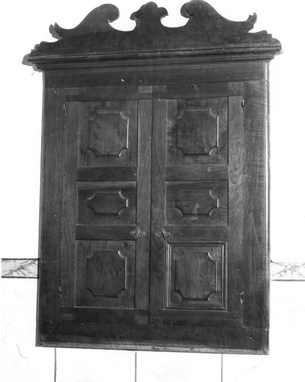 armadio - a muro - ambito laziale (sec. XVIII)