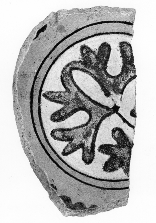 piatto, frammento - manifattura viterbese (sec. XV)