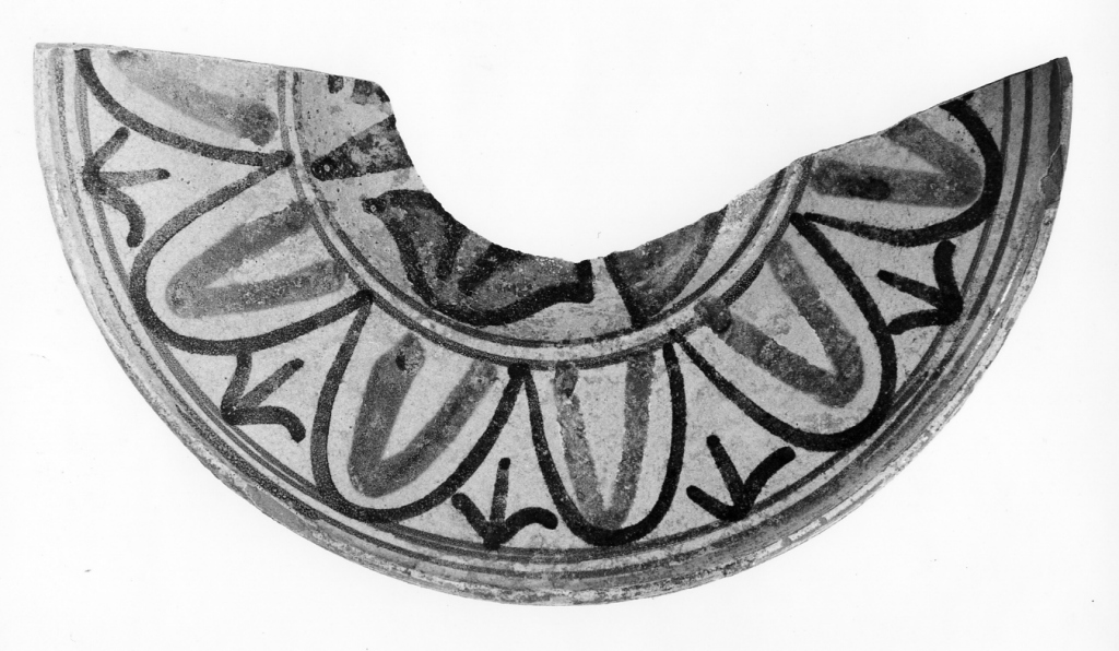 piatto, frammento - manifattura viterbese (metà sec. XV)