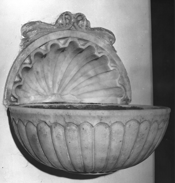 acquasantiera da parete - ambito laziale (sec. XVIII)