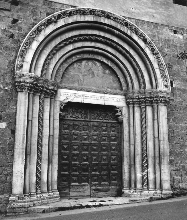portale - ad arco - bottega Italia centrale (sec. XV)