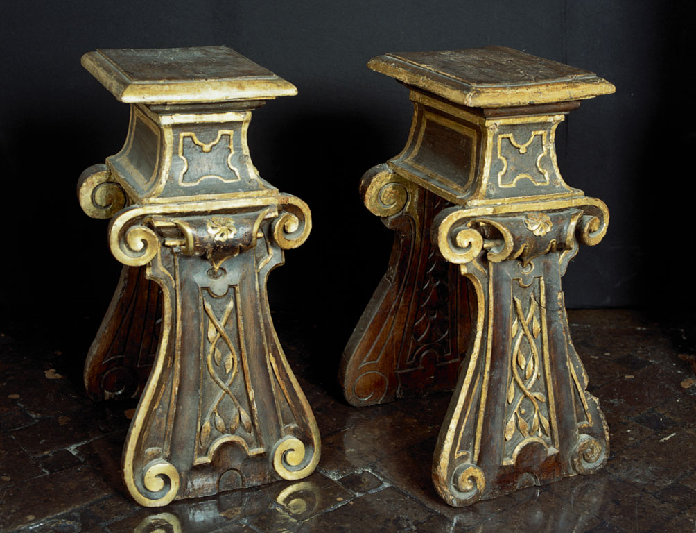 sgabello, serie - manifattura italiana (prima metà, prima metà sec. XVII, sec. XVII)