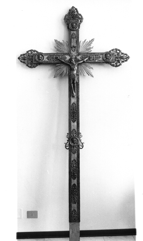 Cristo crocifisso (croce processionale) - ambito laziale (sec. XVIII)