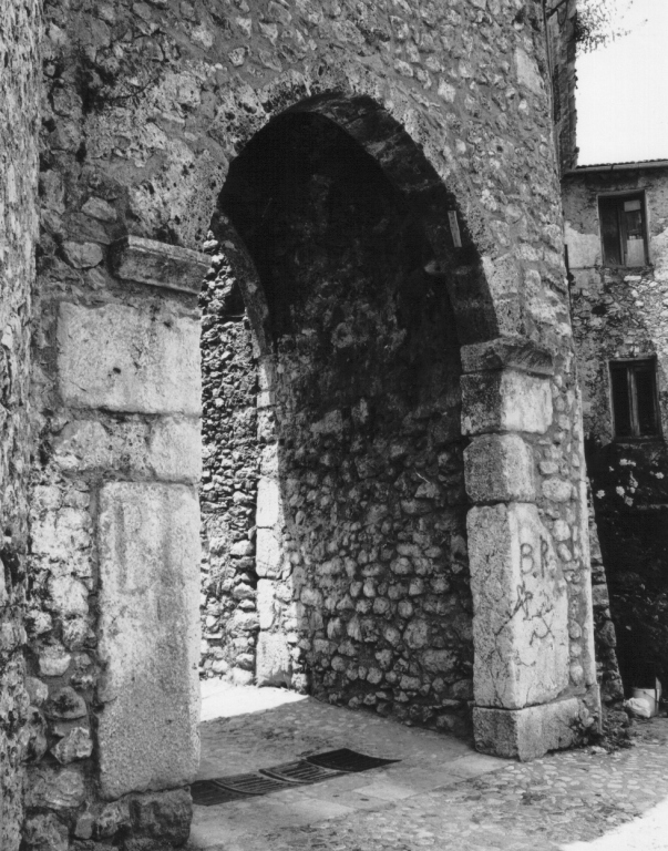 porta civica - ambito laziale (seconda metà sec. XIV)