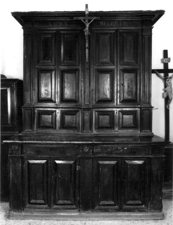 armadio da sacrestia - ambito laziale (secc. XVII/ XVIII)