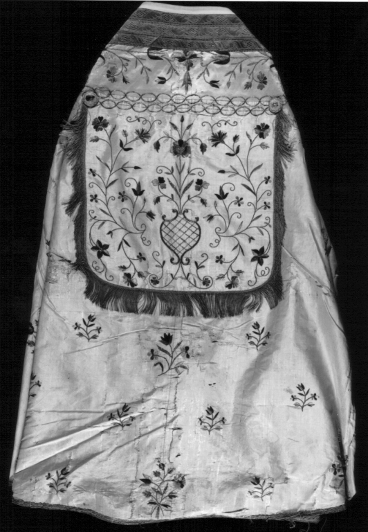 piviale - manifattura laziale (primo quarto sec. XIX)