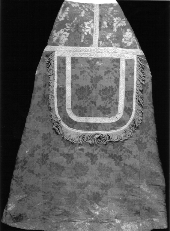 piviale - manifattura campana (sec. XVIII)