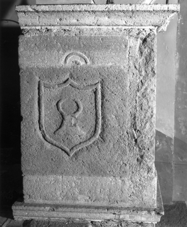 stemma gentilizio (rilievo) - ambito laziale (sec. XVI)