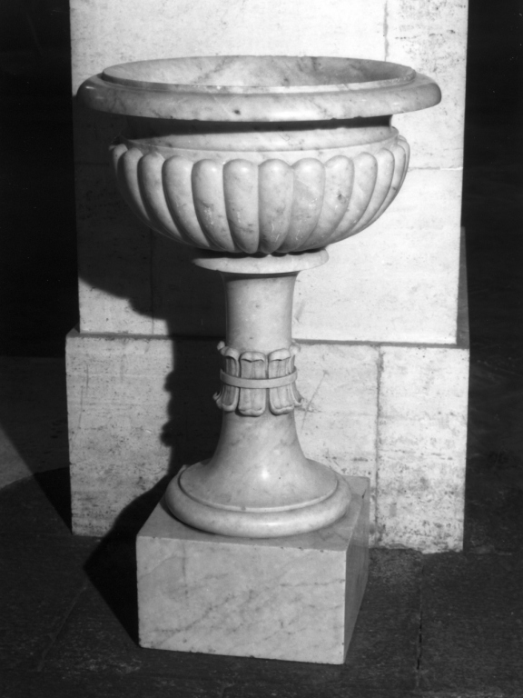 acquasantiera - a fusto - ambito viterbese (sec. XIX)