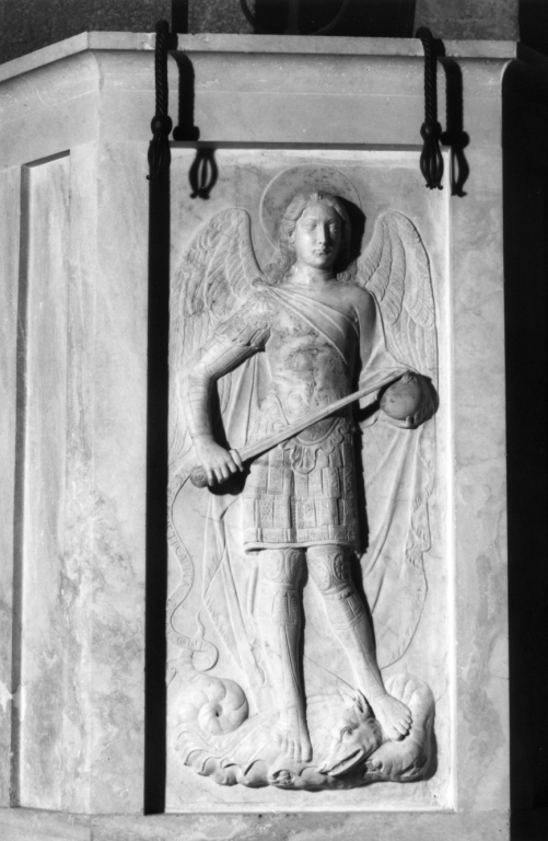 San Michele Arcangelo (rilievo) di Agostino di Duccio (sec. XV)