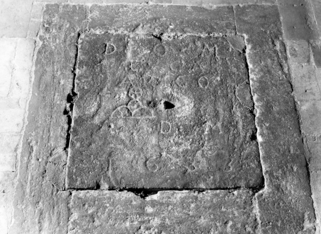 lapide tombale - ambito laziale (sec. XVII)