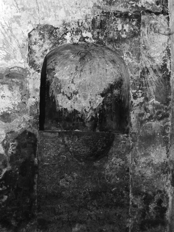 acquasantiera - ambito laziale (sec. XV)