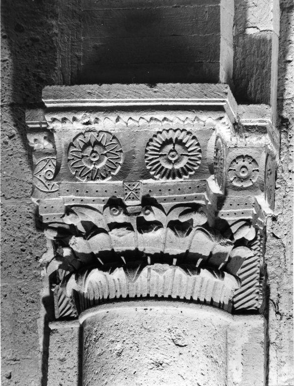 semicapitello composito - ambito umbro-laziale (sec. XII)