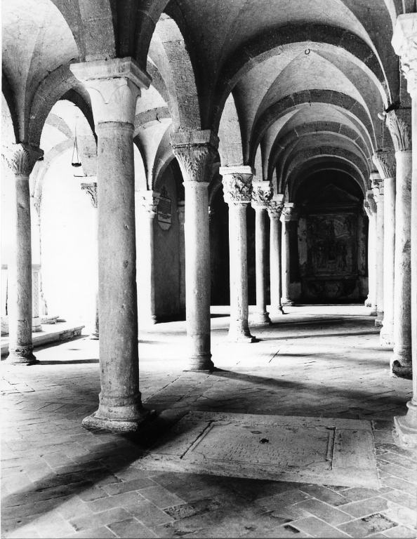 decorazione plastico-architettonica, insieme - ambito laziale (secc. IX/ XV)