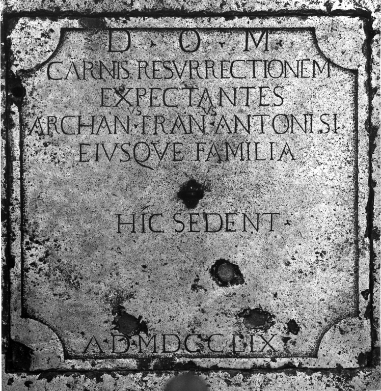 lapide tombale - ambito laziale (sec. XVIII)