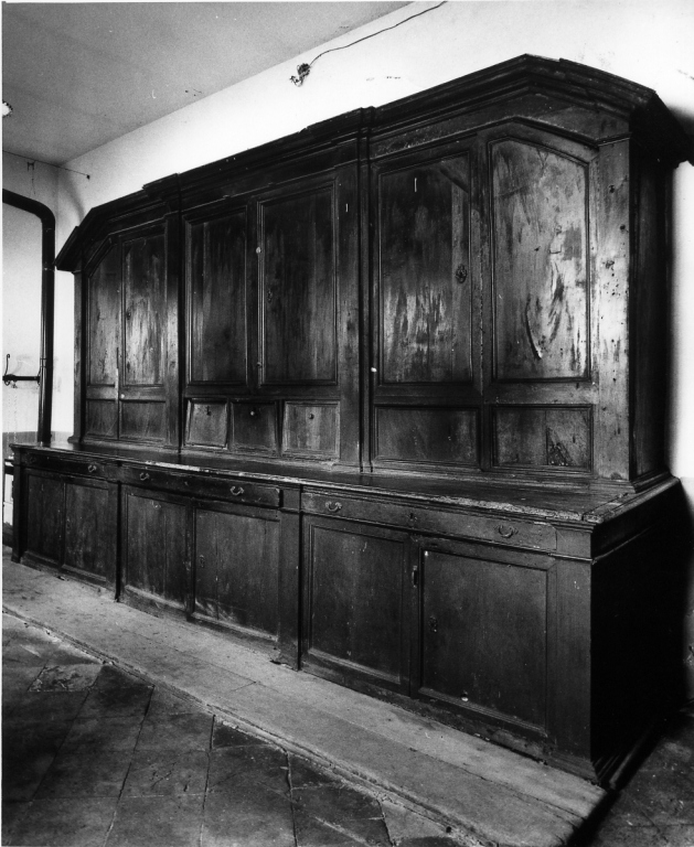 armadio da sacrestia - ambito laziale (sec. XVIII)