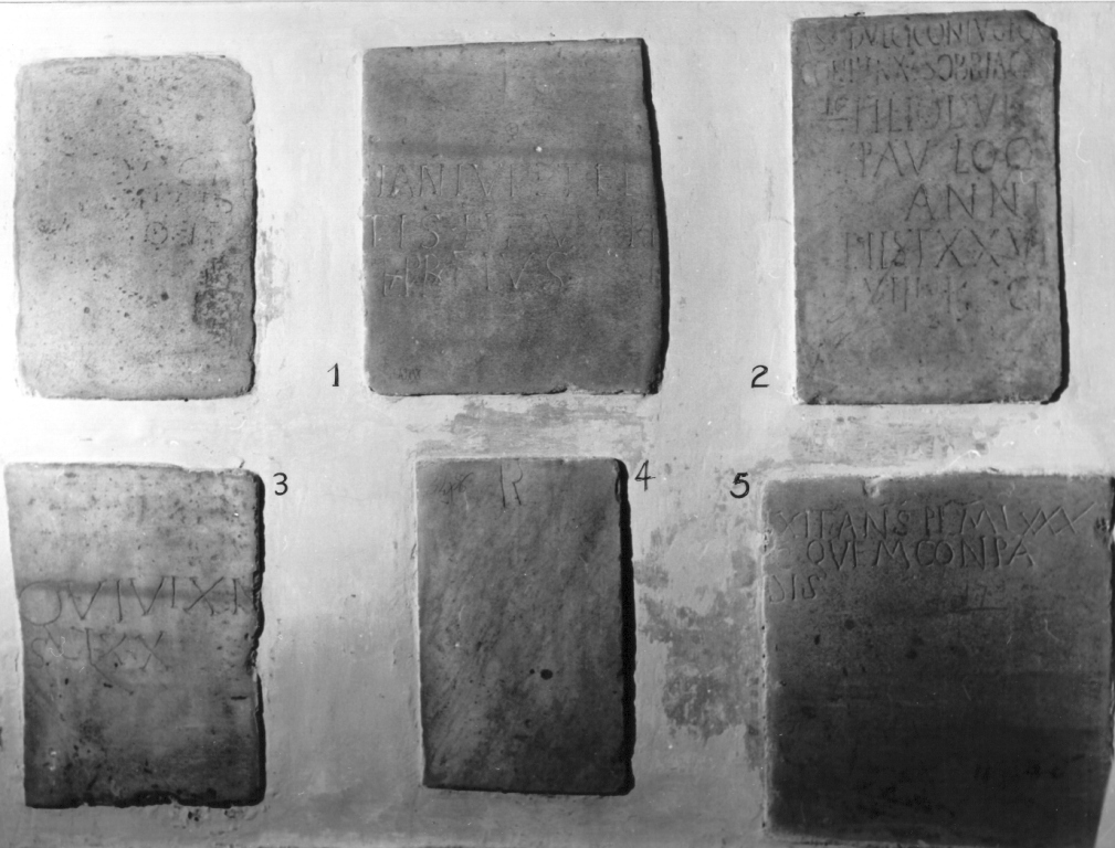 lapide tombale, frammento - ambito romano (secc. IV/ V)