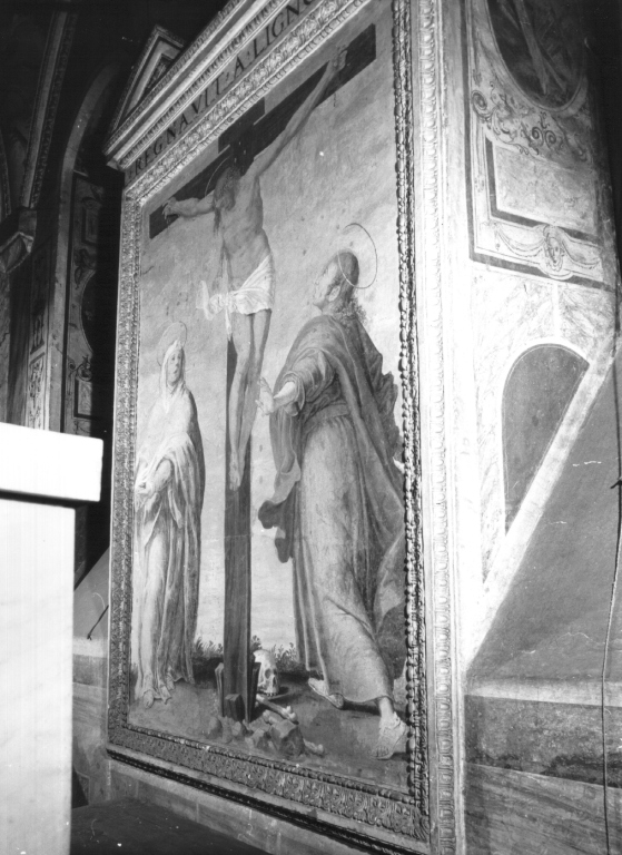 crocifissione di Cristo con la Madonna e San Giovanni Evangelista (dipinto) di Motta Raffaellino detto Raffaellino da Reggio (sec. XVI)