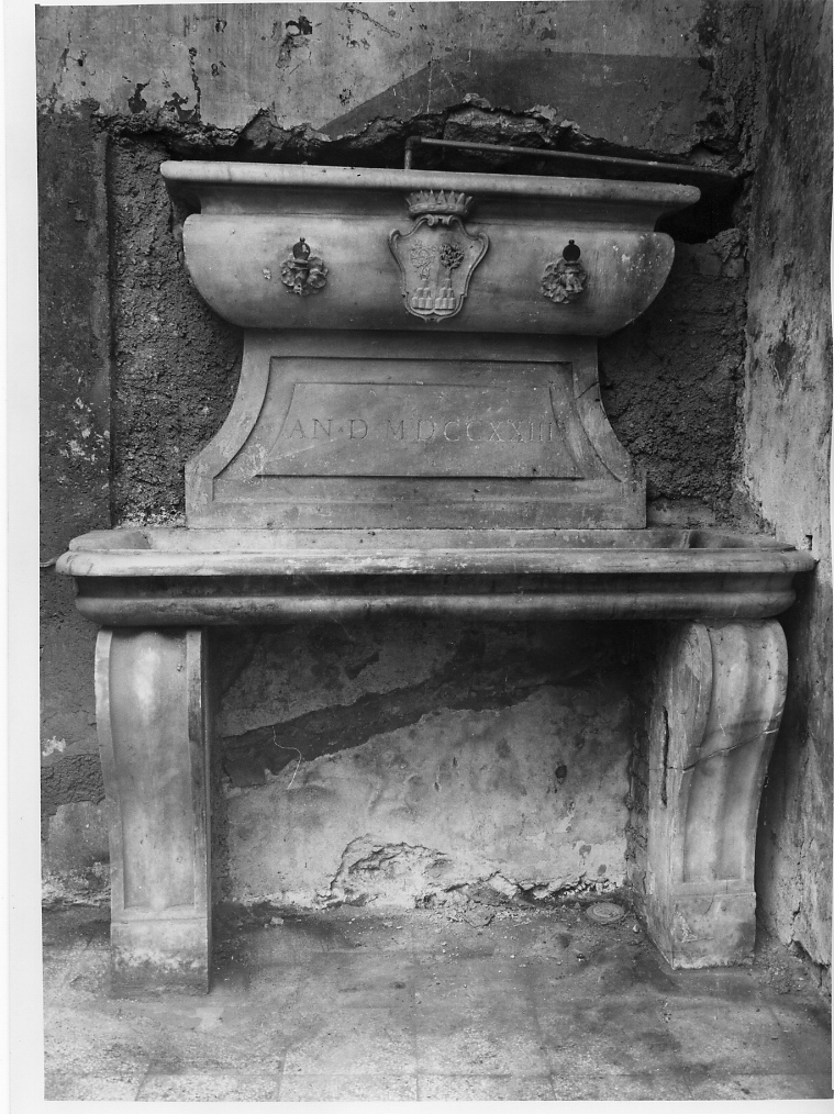 lavabo - a parete - ambito laziale (sec. XVIII)