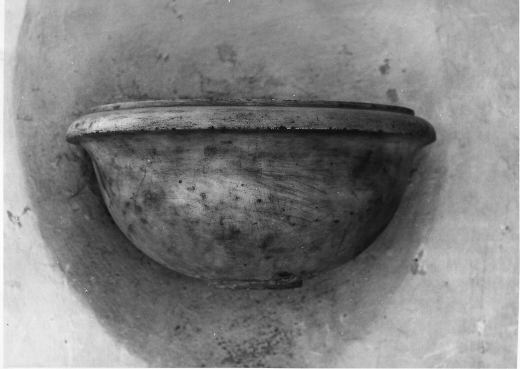 acquasantiera da parete - ambito laziale (sec. XVIII)