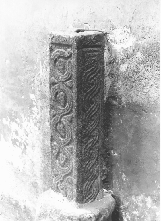 motivi decorativi (rilievo, frammento) - ambito romano (secc. VIII/ IX)