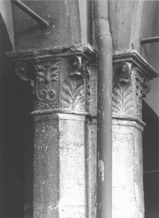 capitello, elemento d'insieme - ambito romano (seconda metà sec. XV)