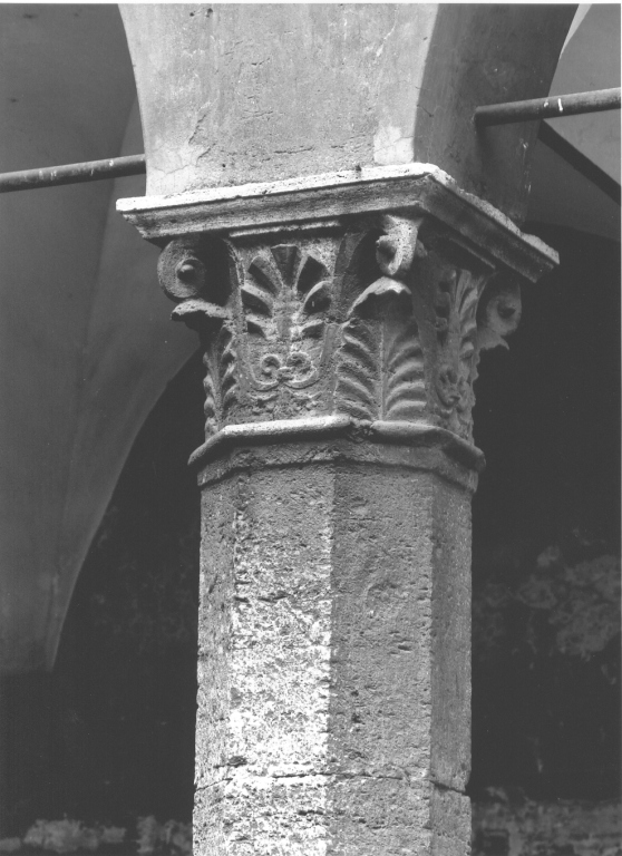 capitello, elemento d'insieme - ambito romano (seconda metà sec. XV)