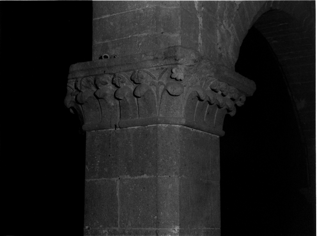 capitello di pilastro - ambito viterbese (inizio sec. XIV)
