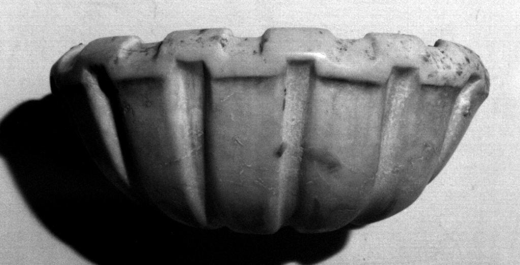 acquasantiera - a conchiglia - ambito viterbese (sec. XVIII)