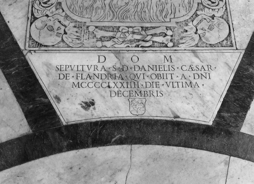 lapide tombale - ambito romano (sec. XVIII)