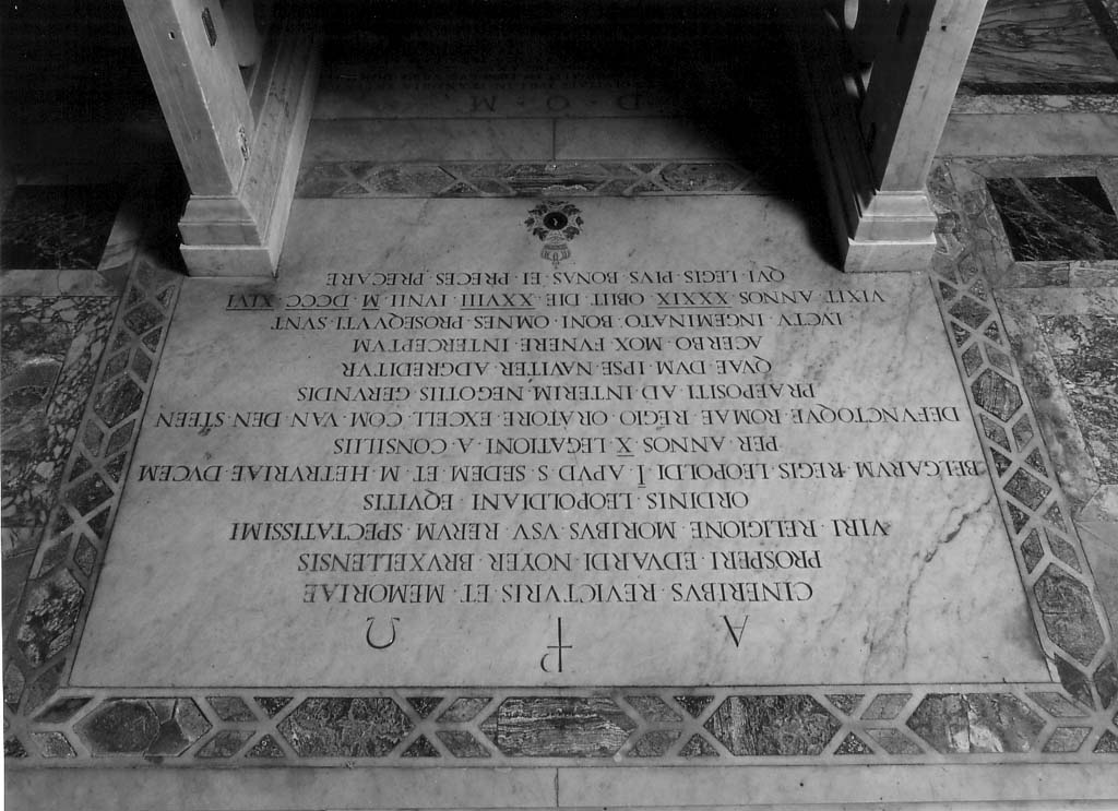 lapide tombale - ambito romano (sec. XIX)