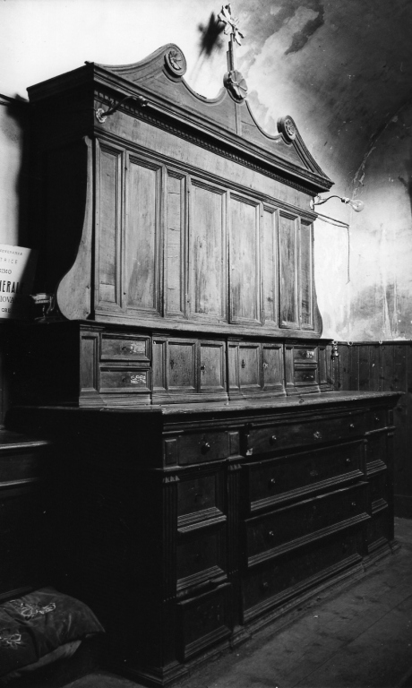 mobile da sacrestia - ambito laziale (sec. XVIII, sec. XIX)