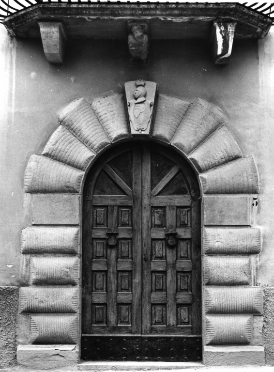 porta - a due battenti - ambito laziale (sec. XVI)