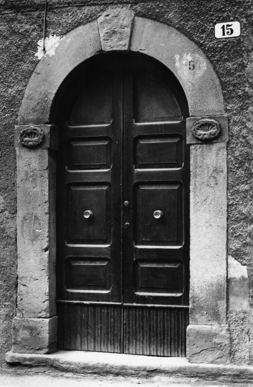 portale - ad arco - ambito laziale (sec. XVIII)