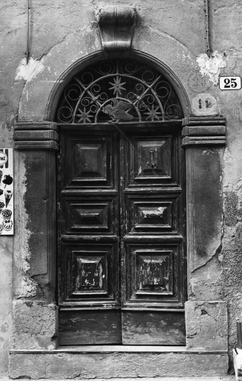 portale - ad arco - ambito laziale (sec. XVIII)