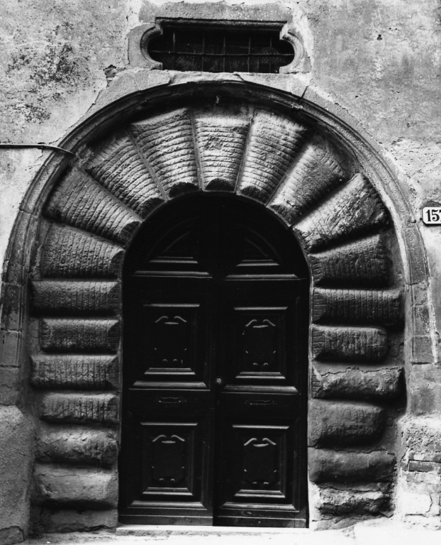 portale - ad arco - ambito laziale (sec. XVI)