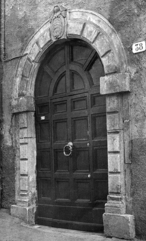 portale - ad arco - ambito laziale (sec. XVI)